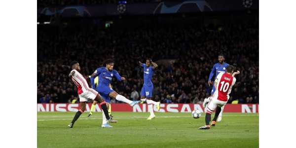 Un centrocampista del Ajax Amsterdam que fue ignorado el año pasado